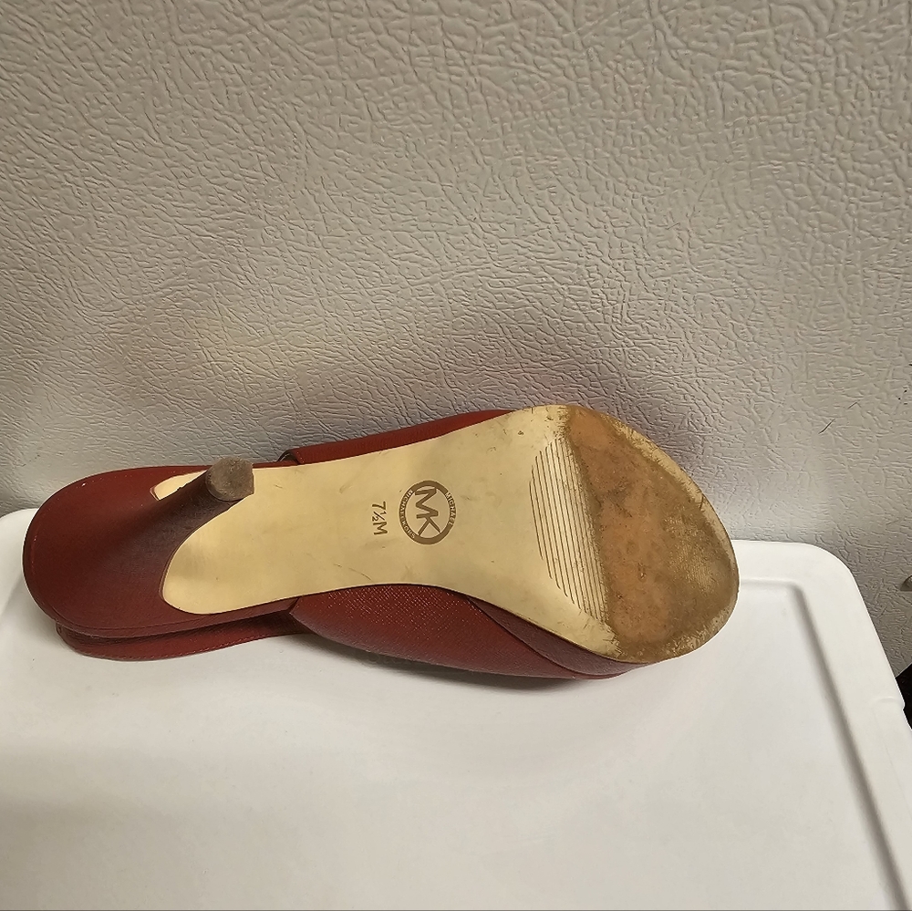 Shoes - Picture 3 of 4